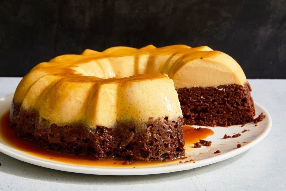 Chocoflan~The Not So Impossible Cake! - La Piña en la Cocina